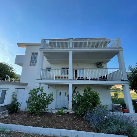 Seaview Lagetar Apartman Kaštel Novi
